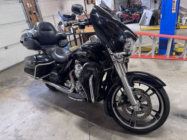 2014 Harley-Davidson, dovoz USA — foto 3 z 6