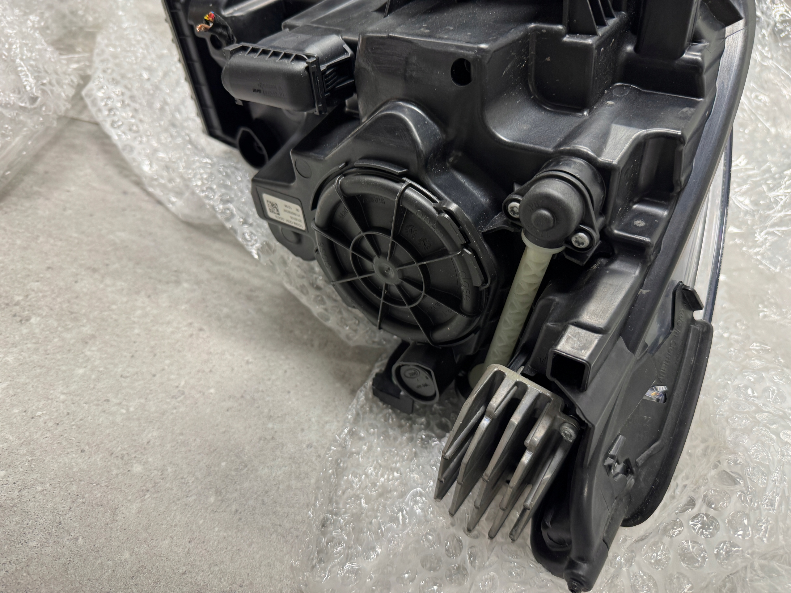BMW Seria 6 GT G32 světlomet LED Adaptacyjny levý nový originál 8497225, dovoz Skladem v EU — foto 10 z 16