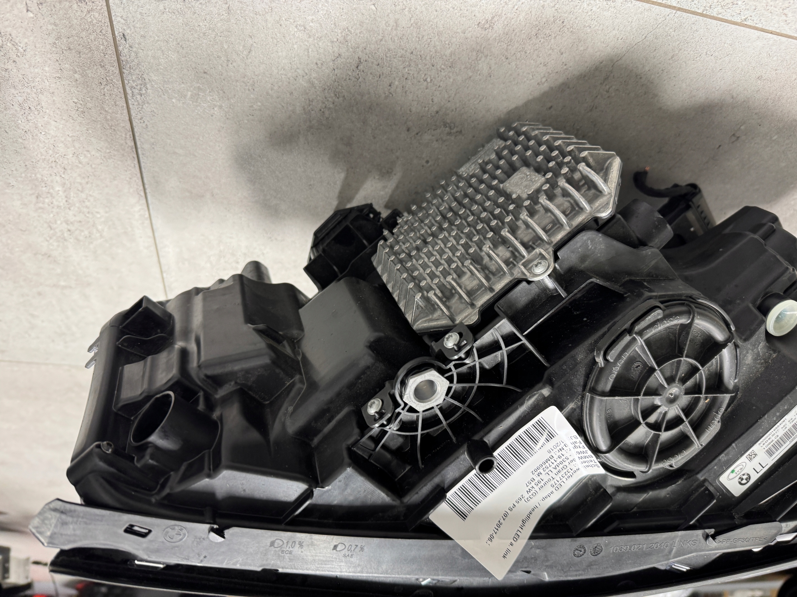 BMW Seria 6 GT G32 světlomet LED Adaptacyjny levý nový originál 8497225, dovoz Skladem v EU — foto 7 z 16