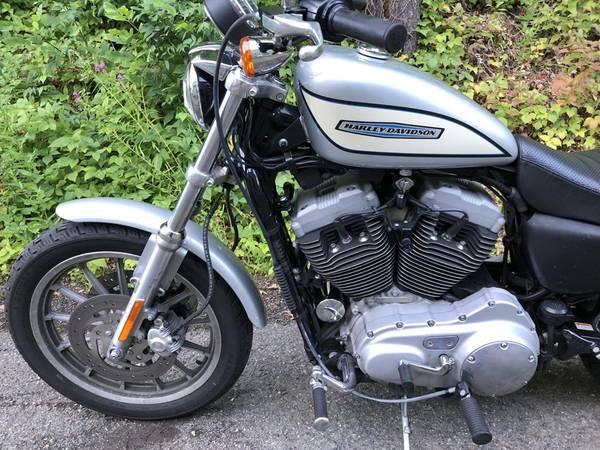 2004 Harley-Davidson, stříbrná, dovoz USA — foto 10 z 11