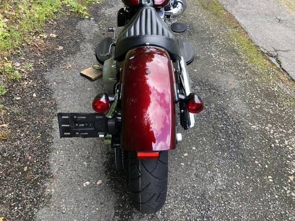 2014 Harley-Davidson, červená, dovoz USA — foto 4 z 11