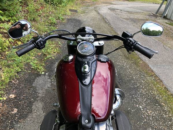2014 Harley-Davidson, červená, dovoz USA — foto 5 z 11