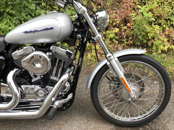 2006 Harley-Davidson, stříbrná, dovoz USA — foto 2 z 11