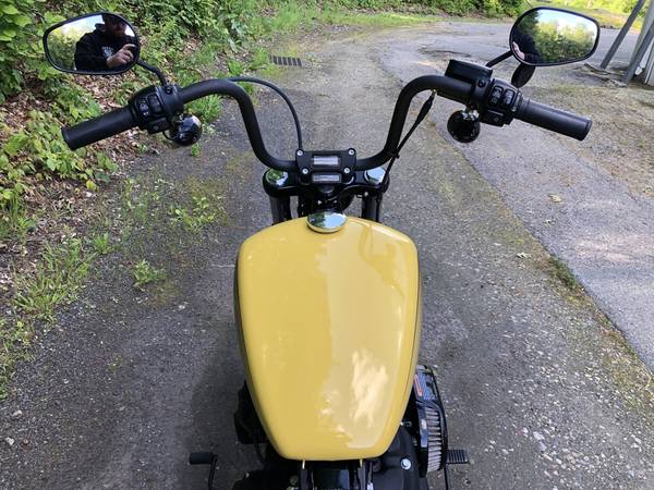 2023 Harley-Davidson, žlutá, dovoz USA — foto 5 z 11