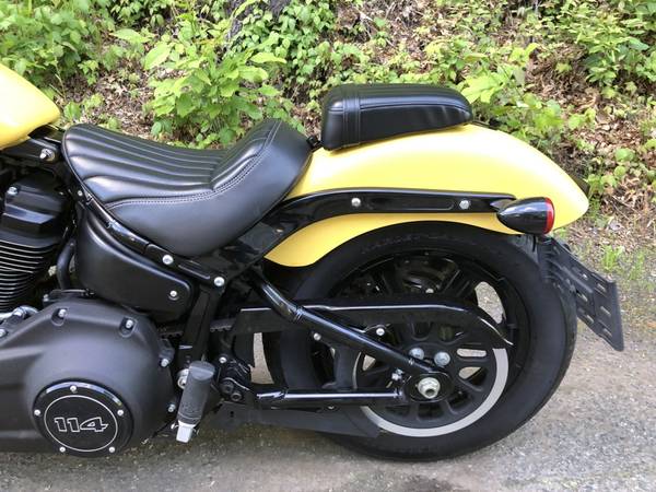 2023 Harley-Davidson, žlutá, dovoz USA — foto 9 z 11