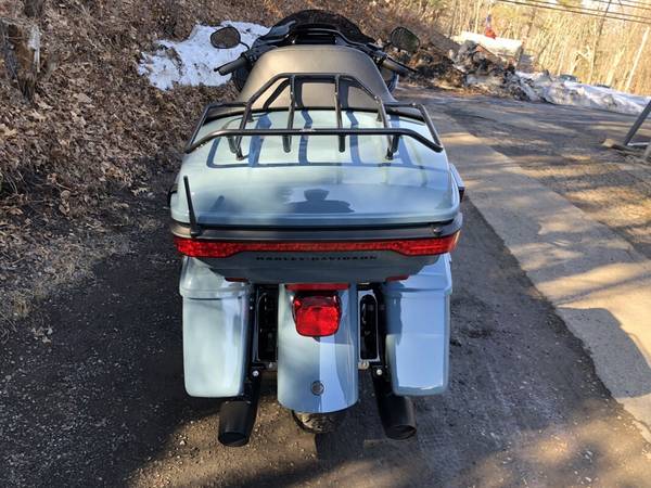 2024 Harley-Davidson, modrá, dovoz USA — foto 4 z 11