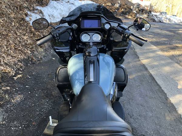 2024 Harley-Davidson, modrá, dovoz USA — foto 5 z 11