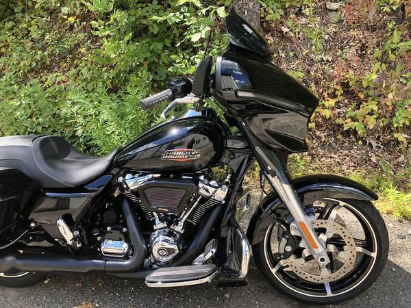 2024 Harley-Davidson, černá, dovoz USA — foto 3 z 11