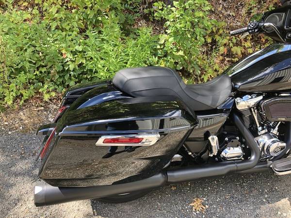 2024 Harley-Davidson, černá, dovoz USA — foto 4 z 11