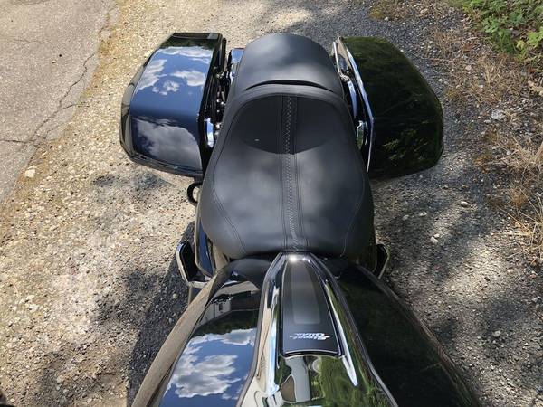 2024 Harley-Davidson, černá, dovoz USA — foto 7 z 11