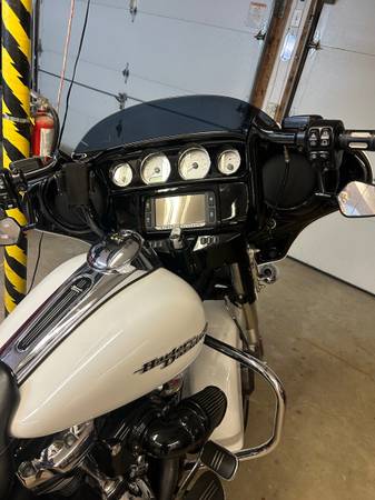 2017 Harley-Davidson, dovoz USA — foto 4 z 5