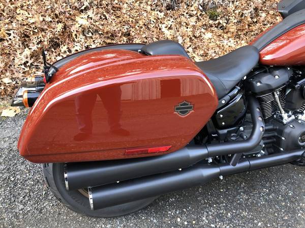 2024 Harley-Davidson, červená, dovoz USA — foto 3 z 11