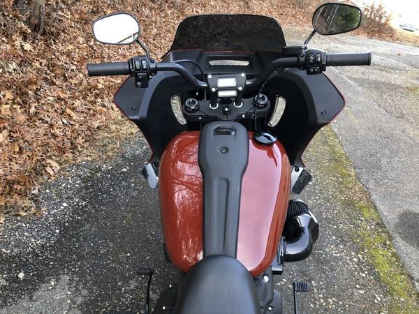 2024 Harley-Davidson, červená, dovoz USA — foto 5 z 11
