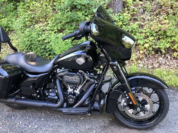2022 Harley-Davidson, černá, dovoz USA — foto 3 z 11