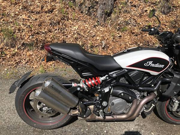 2022 Indian, bílá, dovoz USA — foto 4 z 11