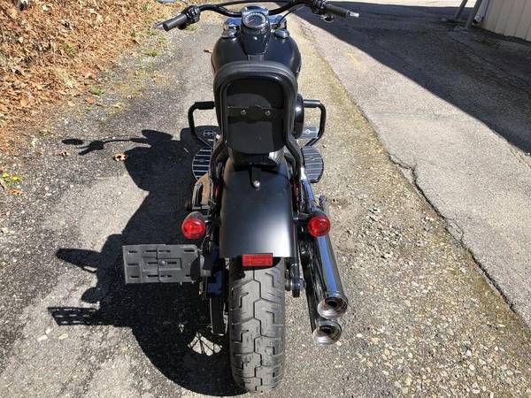 2019 Harley-Davidson, černá, dovoz USA — foto 5 z 11