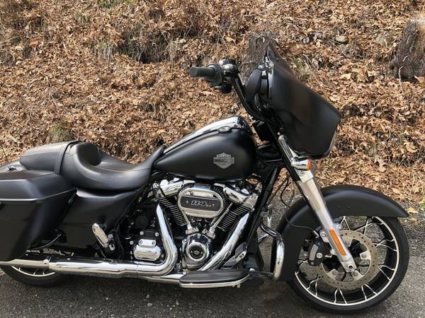 2022 Harley-Davidson, černá, dovoz USA — foto 3 z 11