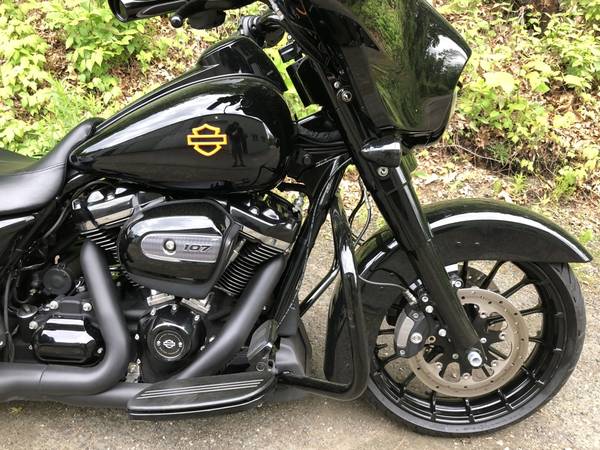 2018 Harley-Davidson, černá, dovoz USA — foto 2 z 11