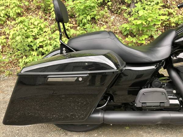 2018 Harley-Davidson, černá, dovoz USA — foto 3 z 11
