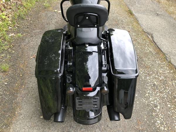 2018 Harley-Davidson, černá, dovoz USA — foto 4 z 11
