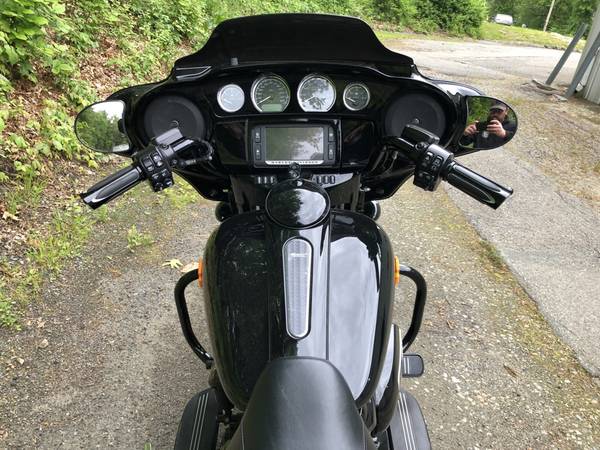 2018 Harley-Davidson, černá, dovoz USA — foto 5 z 11