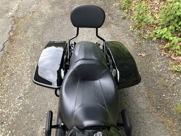 2018 Harley-Davidson, černá, dovoz USA — foto 6 z 11