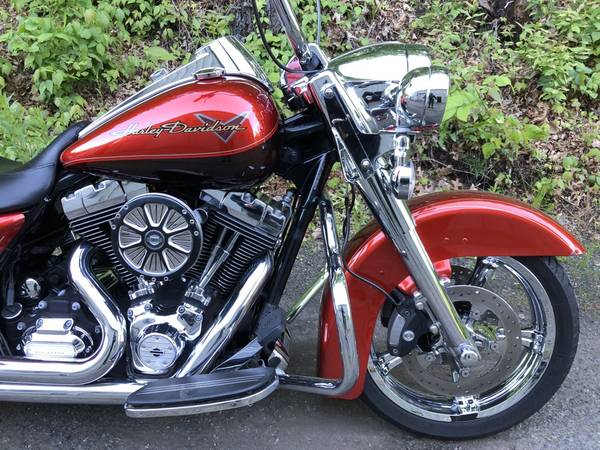 2013 Harley-Davidson, oranžová, dovoz USA — foto 2 z 11