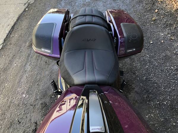 2025 Harley-Davidson, dovoz USA — foto 6 z 11