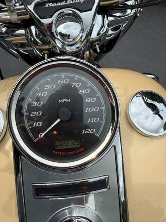 2014 Harley-Davidson, dovoz USA — foto 2 z 5