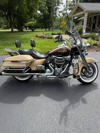 2014 Harley-Davidson, dovoz USA — foto 3 z 5