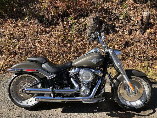 2018 Harley-Davidson, šedá, dovoz USA — foto 1 z 11 2018 Harley-Davidson, šedá, dovoz USA — foto 1 z 11
