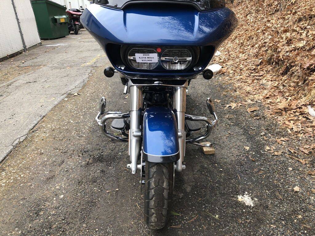 2022 Harley-Davidson, modrá, dovoz USA — foto 8 z 11