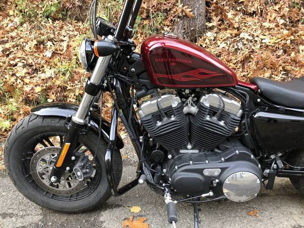 2022 Harley-Davidson, červená, dovoz USA — foto 2 z 11