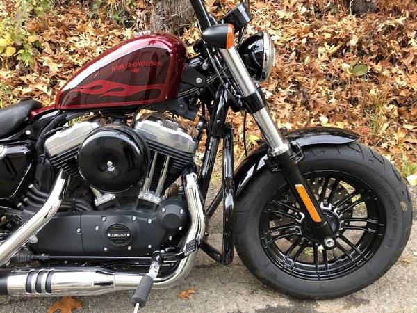 2022 Harley-Davidson, červená, dovoz USA — foto 3 z 11