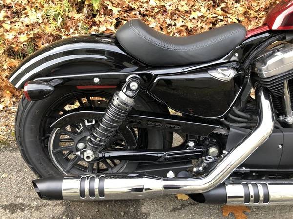 2022 Harley-Davidson, červená, dovoz USA — foto 4 z 11