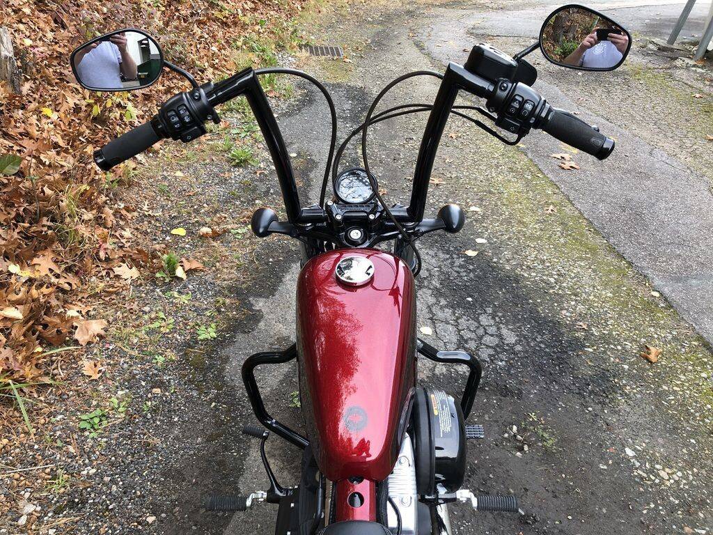 2022 Harley-Davidson, červená, dovoz USA — foto 6 z 11
