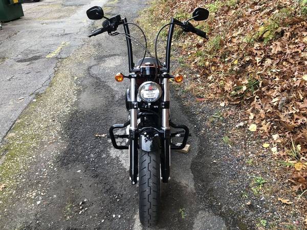 2022 Harley-Davidson, červená, dovoz USA — foto 7 z 11