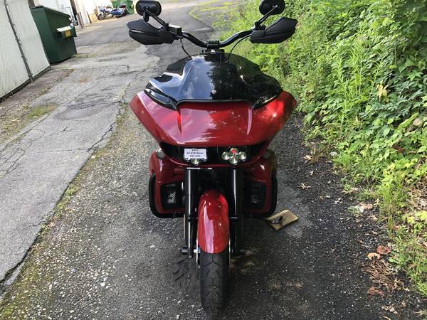 2021 Harley-Davidson, červená, dovoz USA — foto 7 z 11