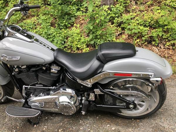 2024 Harley-Davidson, šedá, dovoz USA — foto 2 z 11