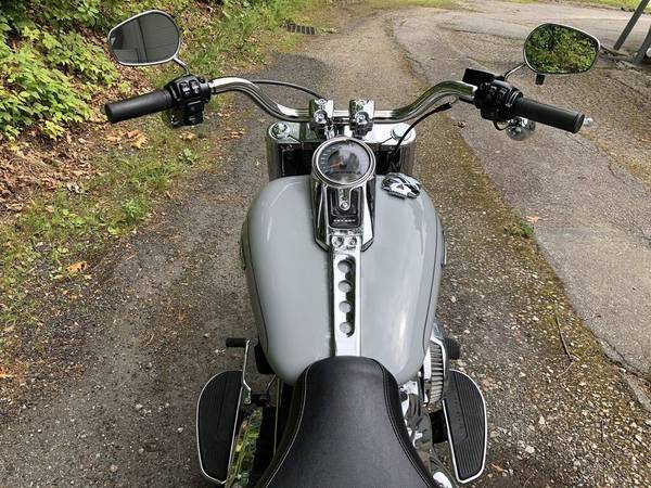 2024 Harley-Davidson, šedá, dovoz USA — foto 6 z 11