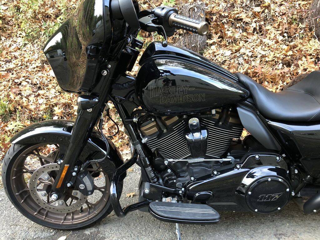 2022 Harley-Davidson, černá, dovoz USA — foto 2 z 11