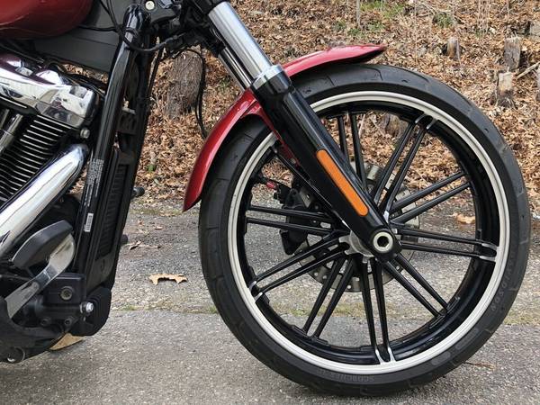 2019 Harley-Davidson, červená, dovoz USA — foto 3 z 11