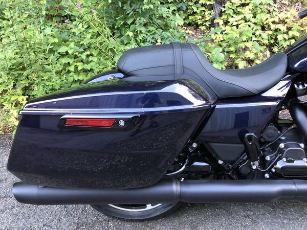 2025 Harley-Davidson, černá, dovoz USA — foto 3 z 11