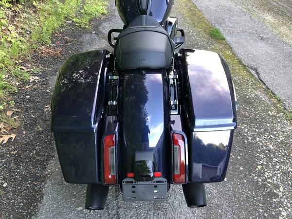 2025 Harley-Davidson, černá, dovoz USA — foto 4 z 11