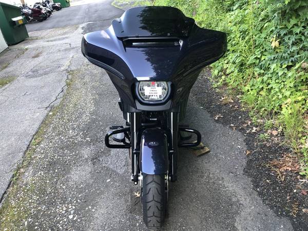 2025 Harley-Davidson, černá, dovoz USA — foto 7 z 11