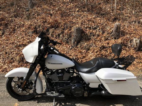 2020 Harley-Davidson, dovoz USA — foto 9 z 11