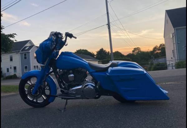 2011 Harley-Davidson, dovoz USA — foto 2 z 4