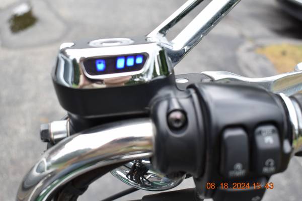 2013 Harley-Davidson, dovoz USA — foto 7 z 12