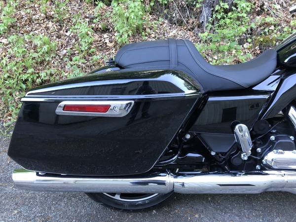 2025 Harley-Davidson, černá, dovoz USA — foto 3 z 11