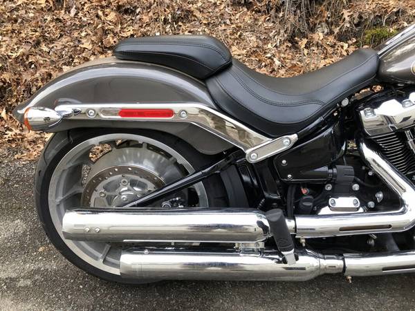 2023 Harley-Davidson, šedá, dovoz USA — foto 3 z 11